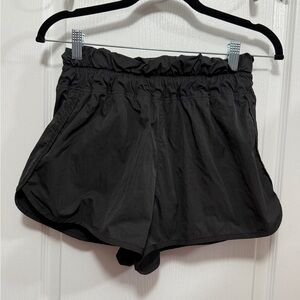 Yogalicious commuter Running Short Black women’s S pull on athleisure high rise